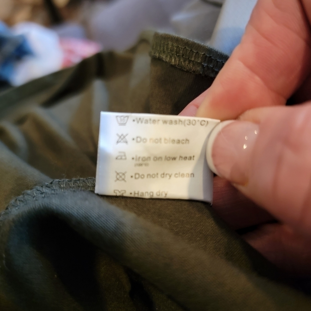 Berryou Cold Shoulder Army Green T-shirt Midi Dress with Ruched Hem Size L - Picture 10 of 12